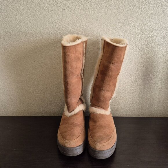 UGG Women's Leather Boots - Picture 2 of 6